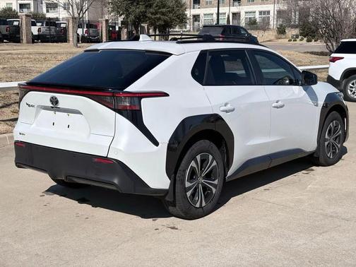 2025 Toyota bZ4X XLE