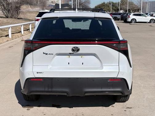 2025 Toyota bZ4X XLE