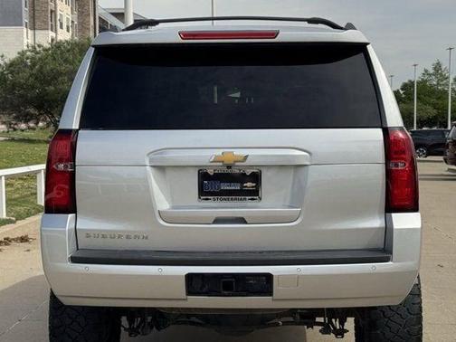 Silver Ice Metallic 2020 Chevrolet Suburban LT