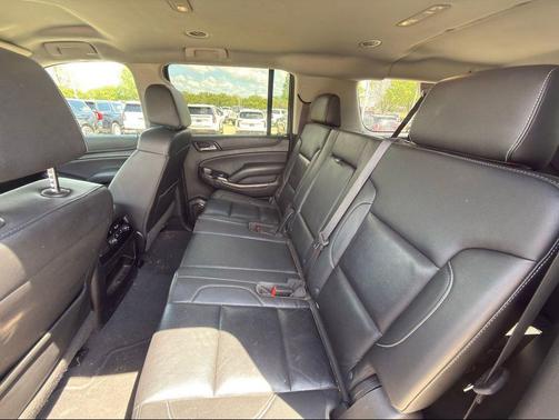 Silver Ice Metallic 2020 Chevrolet Suburban LT