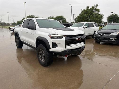 Summit White 2025 Chevrolet Colorado ZR2