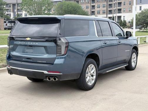 Lakeshore Blue Metallic 2025 Chevrolet Suburban Premier