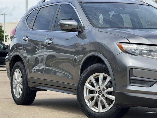 Gun Metallic 2020 Nissan Rogue SV