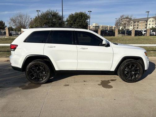 2021 Jeep Grand Cherokee Laredo