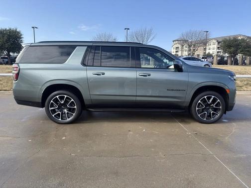 2024 Chevrolet Suburban RST