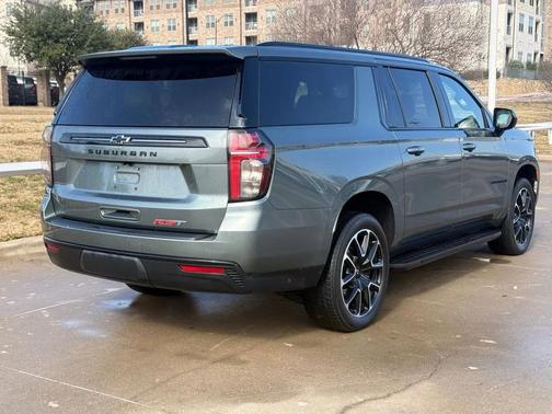 2024 Chevrolet Suburban RST