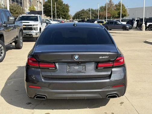 2021 BMW 540 540i