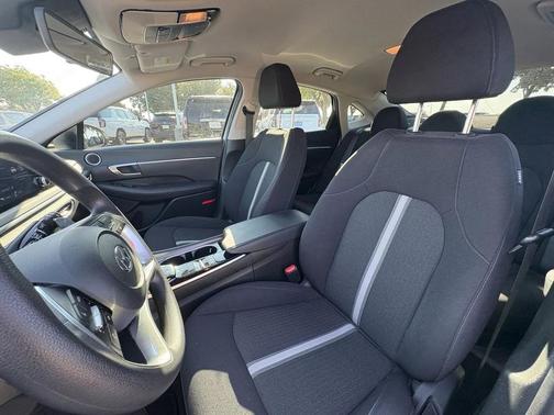 2023 Hyundai SONATA Hybrid Base