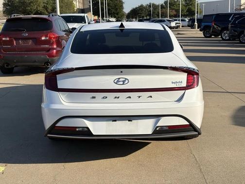 2023 Hyundai SONATA Hybrid Base