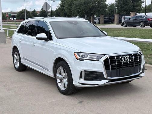 Glacier White Metallic 2021 Audi Q7 45 Premium