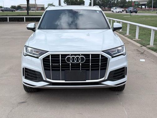 Glacier White Metallic 2021 Audi Q7 45 Premium