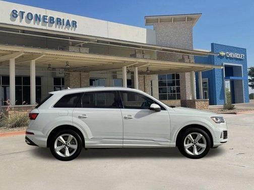 Glacier White Metallic 2021 Audi Q7 45 Premium