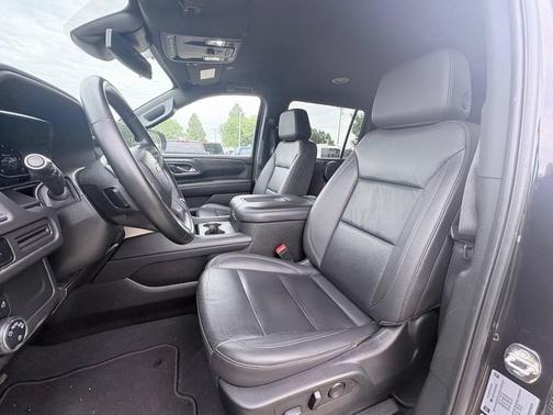 Dark Ash Metallic 2024 Chevrolet Suburban LT