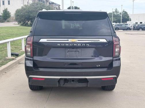 Dark Ash Metallic 2024 Chevrolet Suburban LT