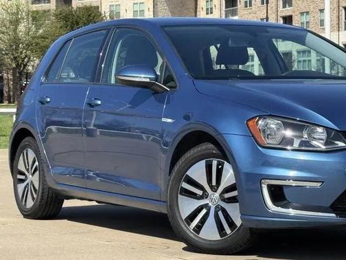 2016 Volkswagen e-Golf SE