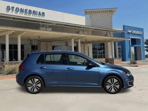 2016 Volkswagen e-Golf SE