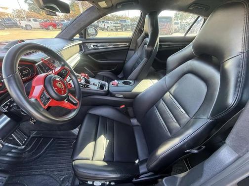 2020 Porsche Panamera GTS