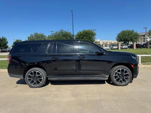 Black 2023 Chevrolet Suburban RST