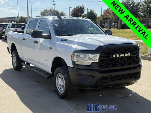 2022 RAM 2500 Tradesman Crew Cab 4x4 6'4' Box