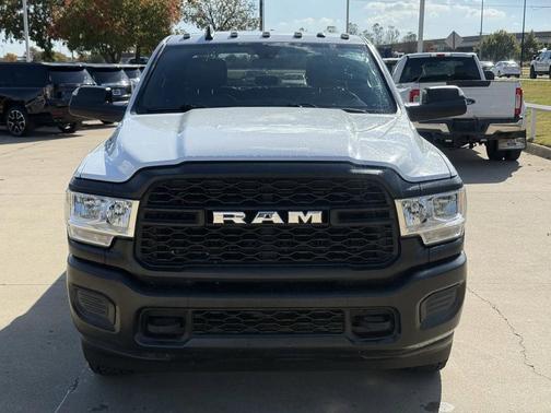 2022 RAM 2500 Tradesman Crew Cab 4x4 6'4' Box