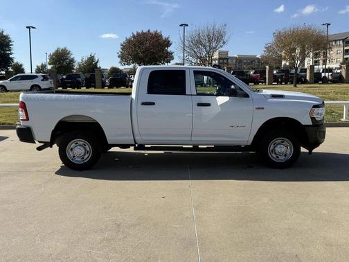 2022 RAM 2500 Tradesman Crew Cab 4x4 6'4' Box