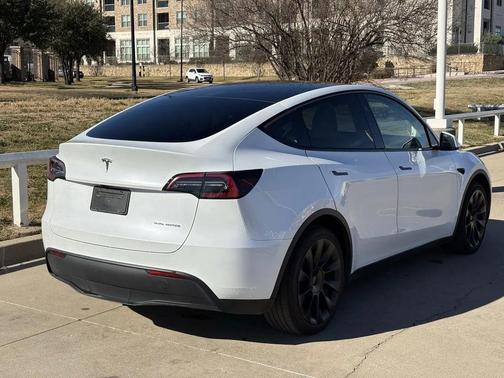 2024 Tesla Model Y Long Range Dual Motor All-Wheel Drive