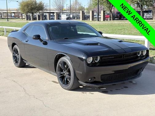 2017 Dodge Challenger SXT