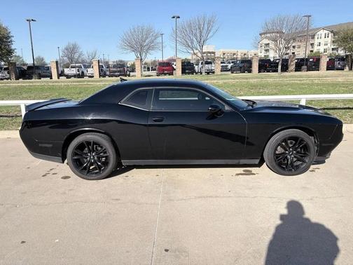 2017 Dodge Challenger SXT