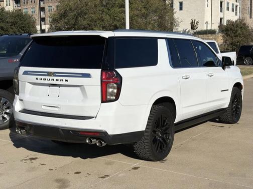 2022 Chevrolet Suburban 4WD High Country