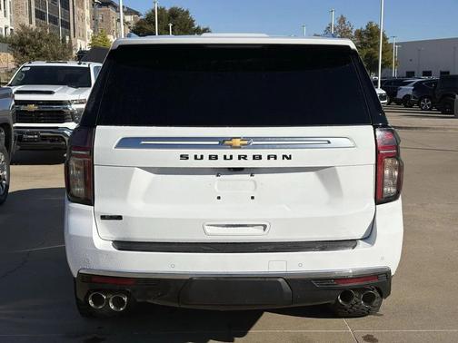 2022 Chevrolet Suburban 4WD High Country