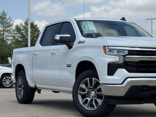 Summit White 2026 Chevrolet Silverado 1500 LT