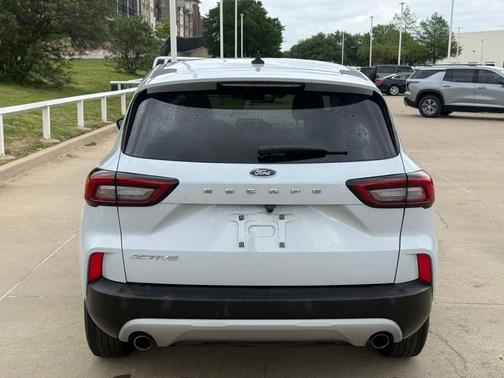 Space Silver Metallic 2025 Ford Escape Active