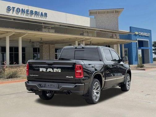 Diamond Black Crystal Pearlcoat 2026 RAM 1500 ST