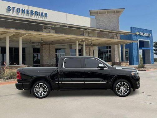 Diamond Black Crystal Pearlcoat 2026 RAM 1500 ST