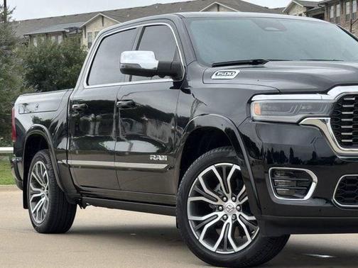 Diamond Black Crystal Pearlcoat 2026 RAM 1500 ST
