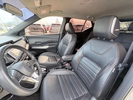 2019 Nissan Kicks SR