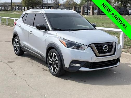 2019 Nissan Kicks SR