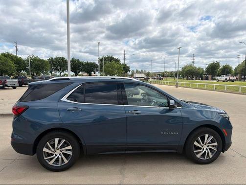 Lakeshore Blue Metallic 2024 Chevrolet Equinox Premier w/1LZ