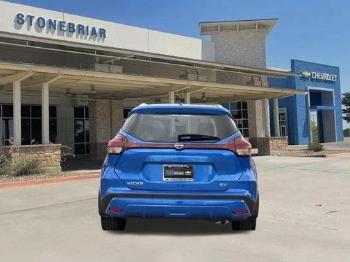 2022 Nissan Kicks SV