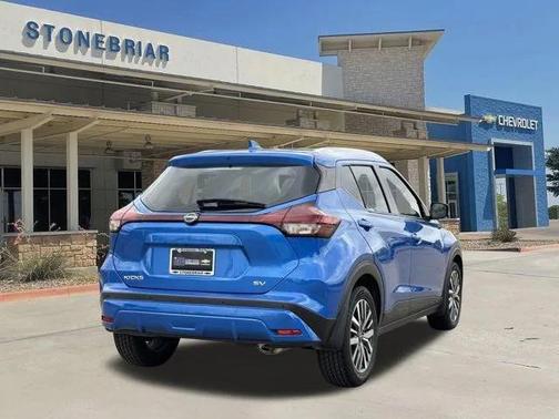 2022 Nissan Kicks SV