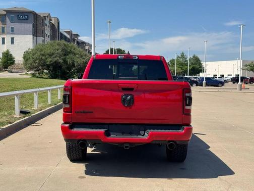 Patriot Blue Pearlcoat 2019 RAM 1500 Limited