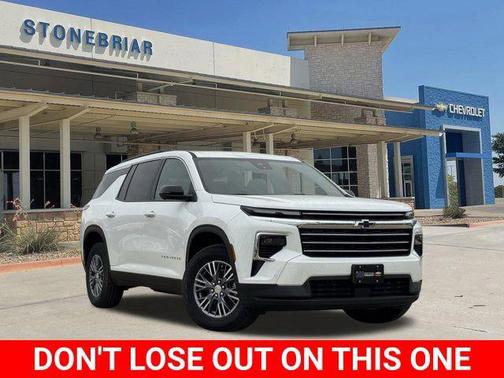Summit White 2025 Chevrolet Traverse LT