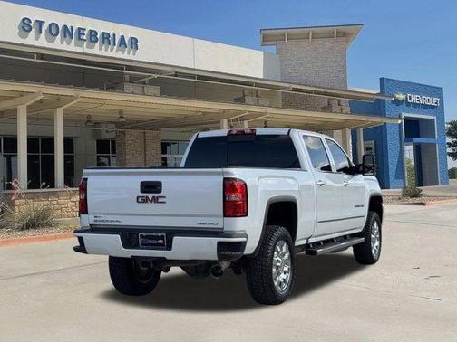 White Frost Tricoat 2019 GMC Sierra 2500 Denali