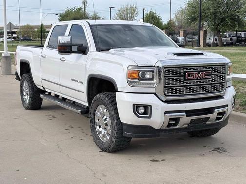 White Frost Tricoat 2019 GMC Sierra 2500 Denali