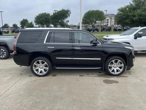 2017 Cadillac Escalade Luxury