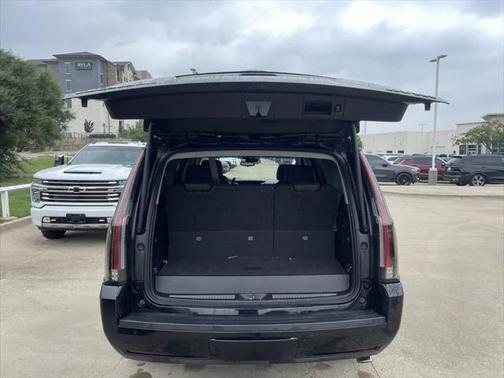 2017 Cadillac Escalade Luxury