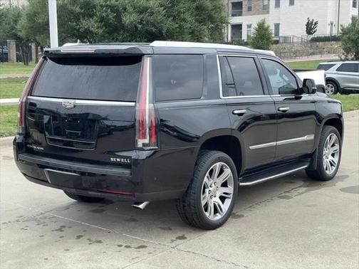 2017 Cadillac Escalade Luxury