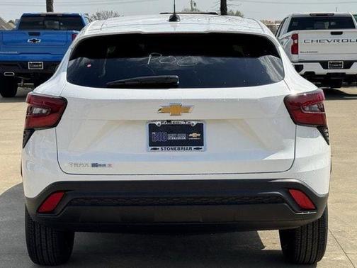 Summit White 2026 Chevrolet Trax LS