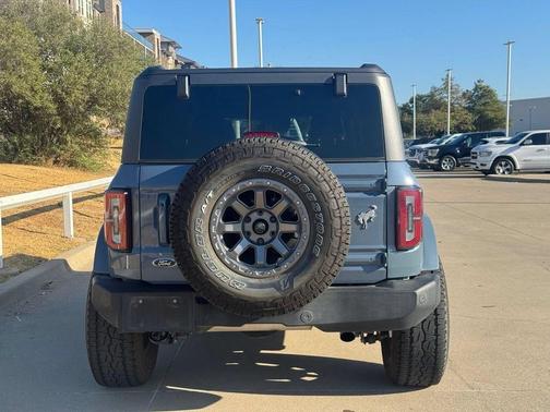 Azure Gray Metallic Tri-Coat 2023 Ford Bronco Outer Banks
