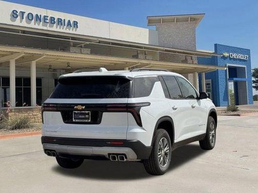 Polar White Tricoat 2026 Chevrolet Traverse LT
